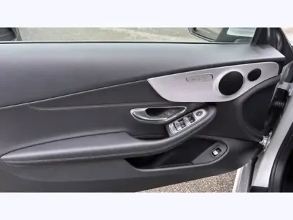 Photo 14 Mercedes Classe C  220 d Cabriolet AMG L