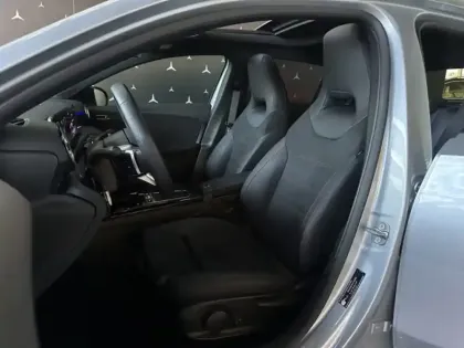 Photo 19 Mercedes Classe A 200 d AMG Line