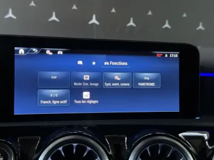 Photo 13 Mercedes Classe A 200 d AMG Line