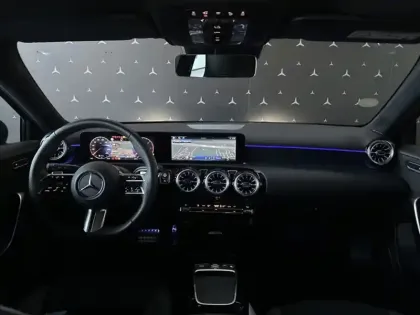 Photo 10 Mercedes Classe A 200 d AMG Line