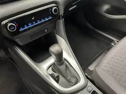 Photo 13 Toyota Yaris Hybride 116h Dynamic