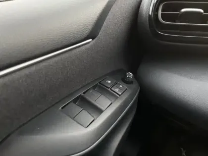 Photo 16 Toyota Yaris Hybride 116h Design