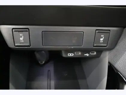 Photo 19 Toyota Yaris Gén. IV Ph1 NG Collection 5