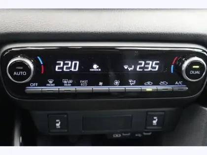 Photo 15 Toyota Yaris Gén. IV Ph1 NG Collection 5