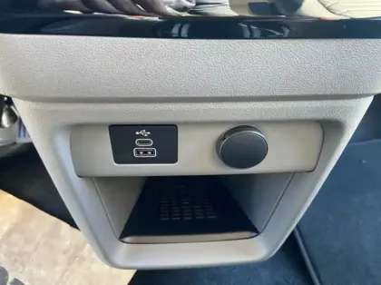 Photo 18 Ford Tourneo Custom 340 L1H1 2.5 Duratec 232ch Hybride rechargeable Titanium CVT