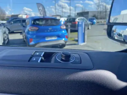 Photo 5 Ford Tourneo Custom 340 L1H1 2.5 Duratec 232ch Hybride rechargeable Titanium CVT