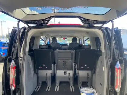 Photo 10 Ford Tourneo Custom 340 L1H1 2.5 Duratec 232ch Hybride rechargeable Titanium CVT