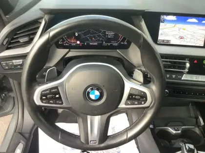 Photo 17 BMW Serie 1 F40 118d 150 ch BVA8 M Sport