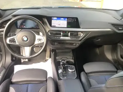 Photo 12 BMW Serie 1 F40 118d 150 ch BVA8 M Sport