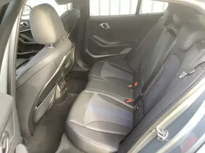 Photo 11 BMW Serie 1 F40 118d 150 ch BVA8 M Sport