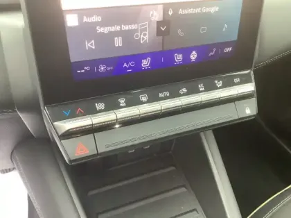 Photo 15 Renault Symbioz Nouveau E-Tech full hybrid 145 Iconic