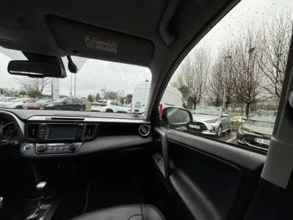 Photo 21 Toyota Rav4 Hybride 2WD Silver Edition