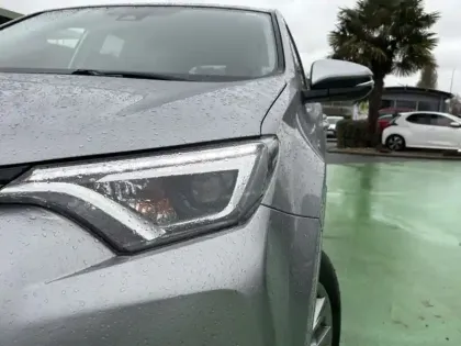 Photo 10 Toyota Rav4 Hybride 2WD Silver Edition