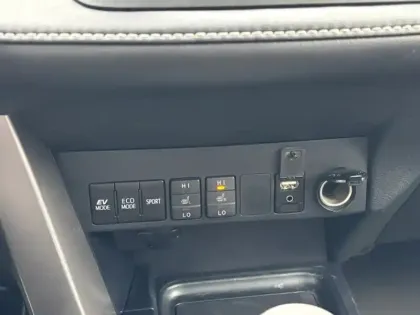 Photo 23 Toyota Rav4 Hybride 2WD Silver Edition