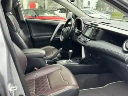 Photo 13 Toyota Rav4 Hybride 2WD Silver Edition