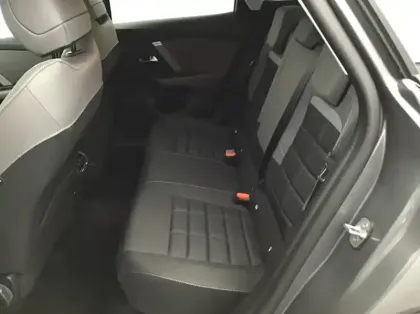 Photo 11 Citroën C4 Nouveau Hybride 145 e-DCS6 Collection