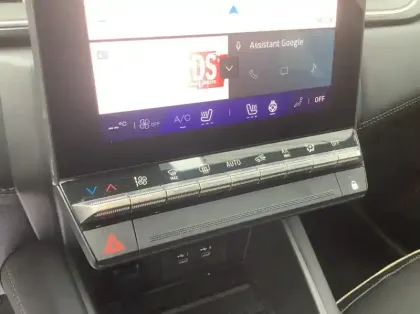 Photo 15 Renault Symbioz Nouveau E-Tech full hybrid 145 Iconic