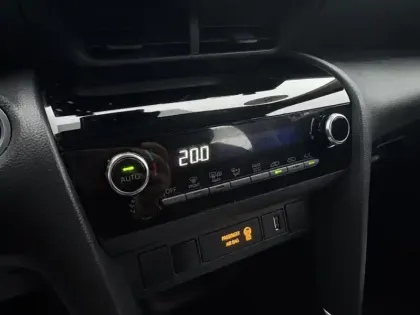 Photo 14 Toyota Yaris Hybride 1.5 HYBRID 116H DYNAMIC MY22