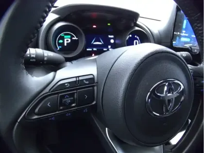 Photo 13 Toyota Yaris Hybride 1.5 HYBRID 116H DESIGN AUTO CARGO