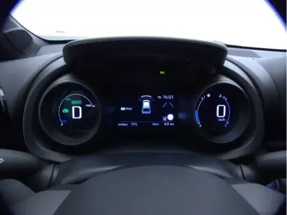 Photo 16 Toyota Yaris Hybride 1.5 HYBRID 116H DESIGN AUTO CARGO