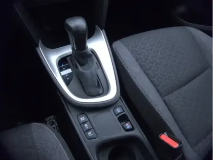 Photo 17 Toyota Yaris Hybride 1.5 HYBRID 116H DESIGN AUTO CARGO