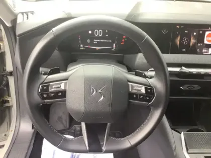 Photo 17 DS DS 4 Nouvelle PureTech 130 EAT8 Bastille