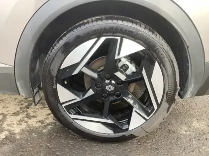 Photo 8 Renault Symbioz Nouveau E-Tech full hybrid 145 Iconic