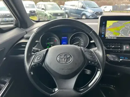 Photo 6 Toyota C-HR 122h Dynamic 2WD E-CVT