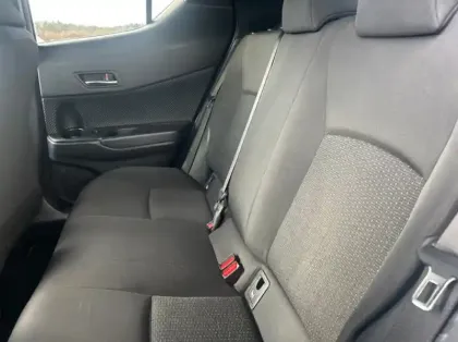 Photo 8 Toyota C-HR 122h Dynamic 2WD E-CVT