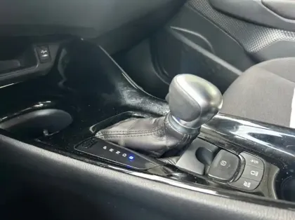 Photo 7 Toyota C-HR 122h Dynamic 2WD E-CVT