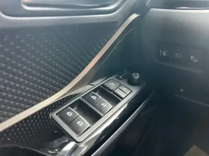 Photo 5 Toyota C-HR 122h Dynamic 2WD E-CVT