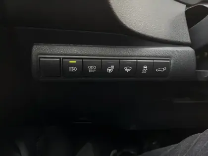 Photo 15 Toyota Corolla Hybride 140h Design