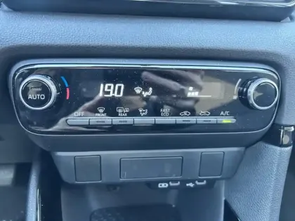 Photo 21 Toyota Yaris Hybride 116h Design MC24