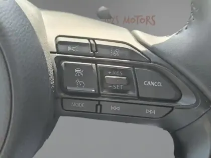 Photo 12 Toyota Yaris Hybride 116h Dynamic MY22