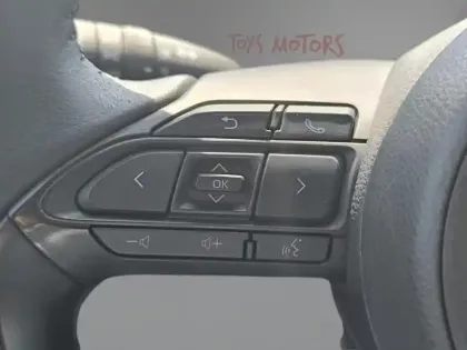 Photo 18 Toyota Yaris Hybride 116h Dynamic MY22