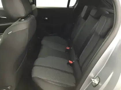 Photo 11 Peugeot 208 Nouvelle Hybrid 136 e-DCS6 Allure