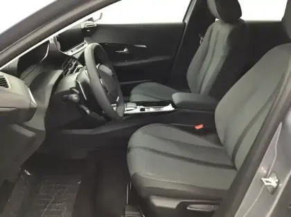 Photo 10 Peugeot 208 Nouvelle Hybrid 136 e-DCS6 Allure