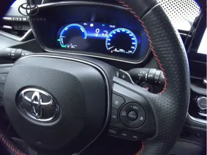 Photo 15 Toyota Corolla Hybride 196h GR Sport