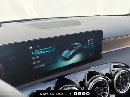 Photo 14 Mercedes Classe A 200 d AMG Line