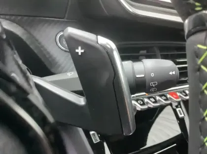 Photo 19 Peugeot 208 Nouvelle Hybrid 100 e-DCS6 GT