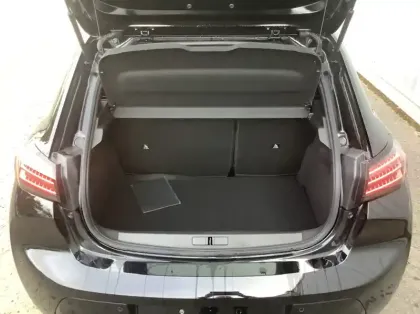 Photo 9 Peugeot 208 Nouvelle Hybrid 100 e-DCS6 GT