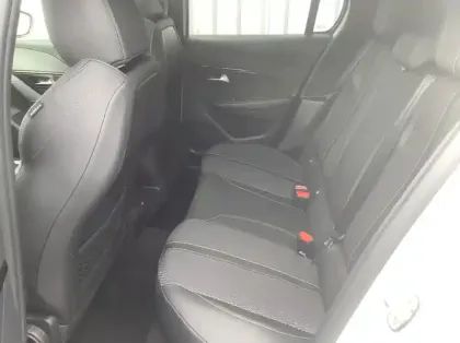 Photo 11 Peugeot 208 Nouvelle Hybrid 100 e-DCS6 GT