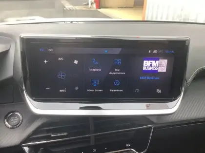 Photo 14 Peugeot 208 Nouvelle Hybrid 100 e-DCS6 GT