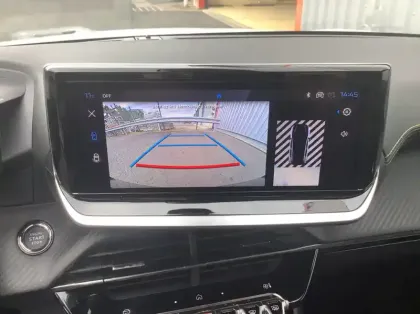 Photo 18 Peugeot 208 Nouvelle Hybrid 100 e-DCS6 GT