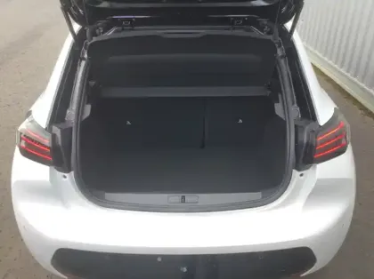 Photo 9 Peugeot 208 Nouvelle Hybrid 100 e-DCS6 GT