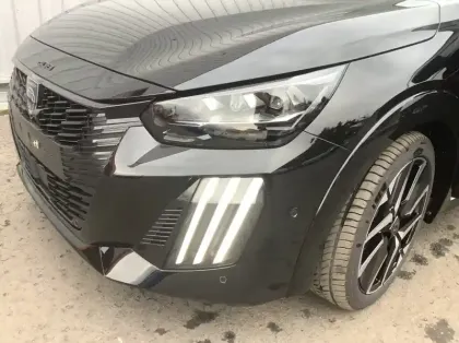 Photo 25 Peugeot 208 Nouvelle Hybrid 100 e-DCS6 GT