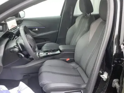 Photo 10 Peugeot 208 Nouvelle Hybrid 100 e-DCS6 GT