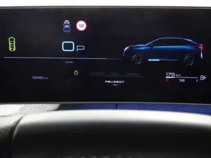 Photo 14 Peugeot 3008  1.2 Hybrid 136ch GT e-DCS6