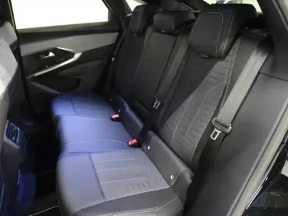 Photo 7 Peugeot 3008  1.2 Hybrid 136ch GT e-DCS6