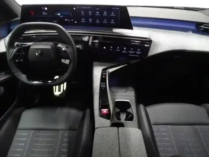 Photo 5 Peugeot 3008  1.2 Hybrid 136ch GT e-DCS6